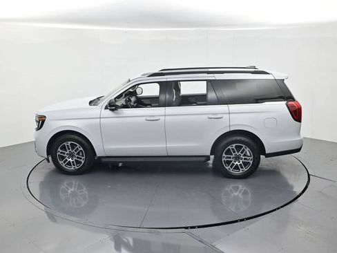 Certified 2025 Ford Expedition Active AWD/4WD image 48