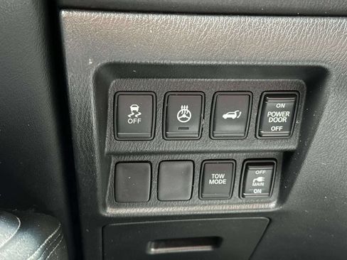 Used 2014 Nissan Pathfinder Platinum w/ Cargo Package image 30