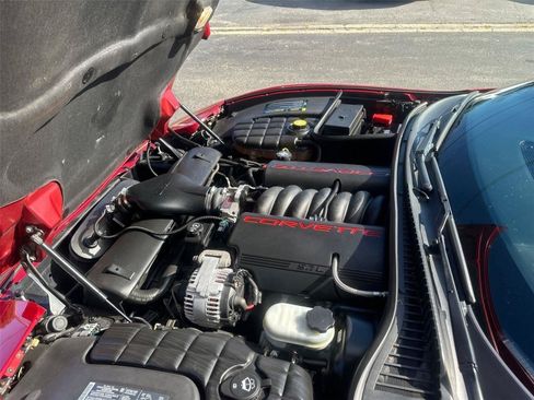 Used 2004 Chevrolet Corvette Coupe w/ Preferred Equipment Group RWD image 17