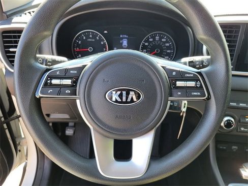 Used 2020 Kia Sportage LX image 17