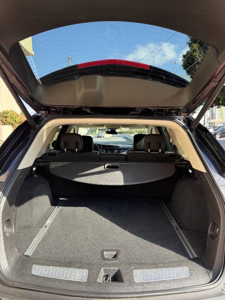 Used 2017 Cadillac XT5 Luxury w/ Driver Awareness Package FWD image 13