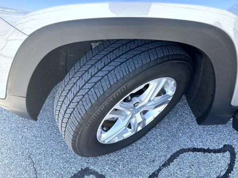 Certified 2023 GMC Terrain SLE w/ Driver Convenience Package image 26