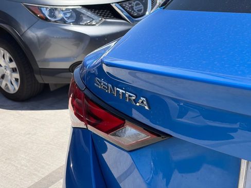 Used 2023 Nissan Sentra SR w/ Electronics Package FWD image 4