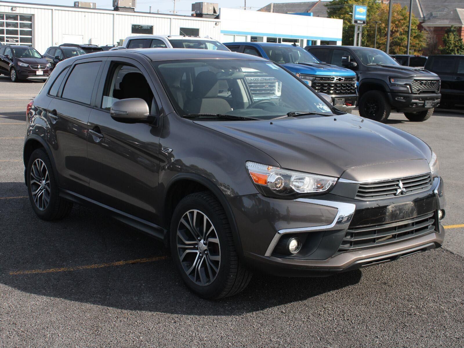 Used 2017 Mitsubishi Outlander Sport LE AWD/4WD image 3