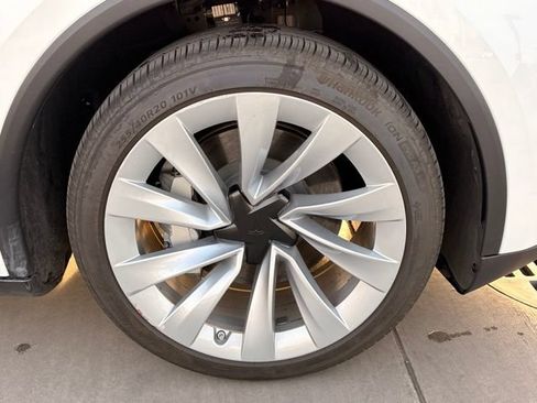 Used 2026 Tesla Model Y 2WD image 4