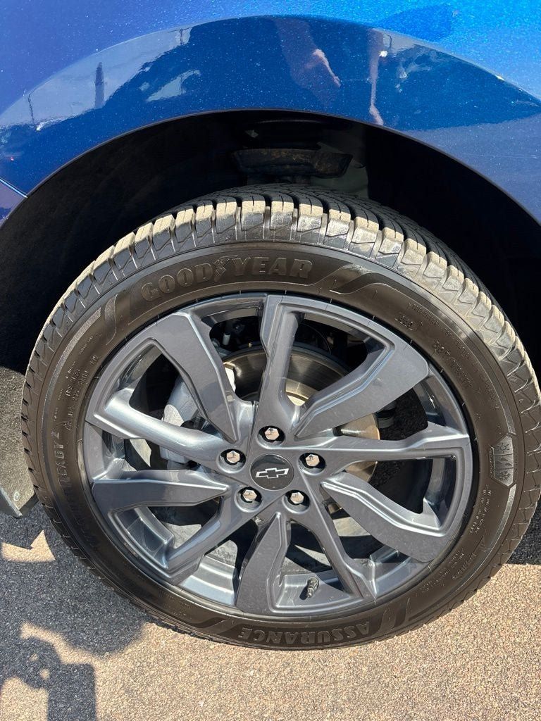 Used 2023 Chevrolet Equinox RS w/ RS Leather Package AWD/4WD image 9