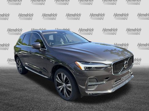 Certified 2023 Volvo XC60 B5 Ultimate w/ Protection Package Premier FWD image 2