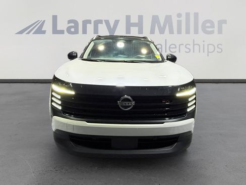 Used 2025 Nissan Kicks SR FWD image 8
