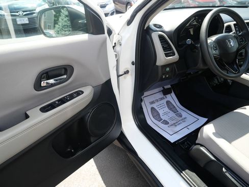 Used 2018 Honda HR-V LX image 10