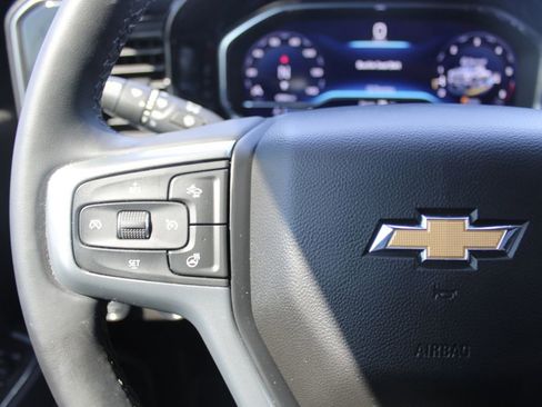 Used 2025 Chevrolet Silverado 2500 LTZ w/ LTZ Convenience Package image 17