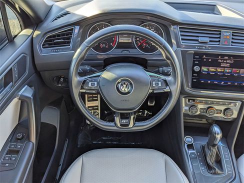 Certified 2021 Volkswagen Tiguan SE R-Line image 14