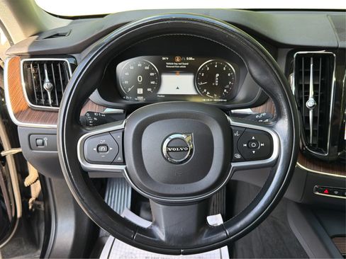 Used 2019 Volvo XC60 T6 Momentum w/ Protection Package Premier AWD/4WD image 21