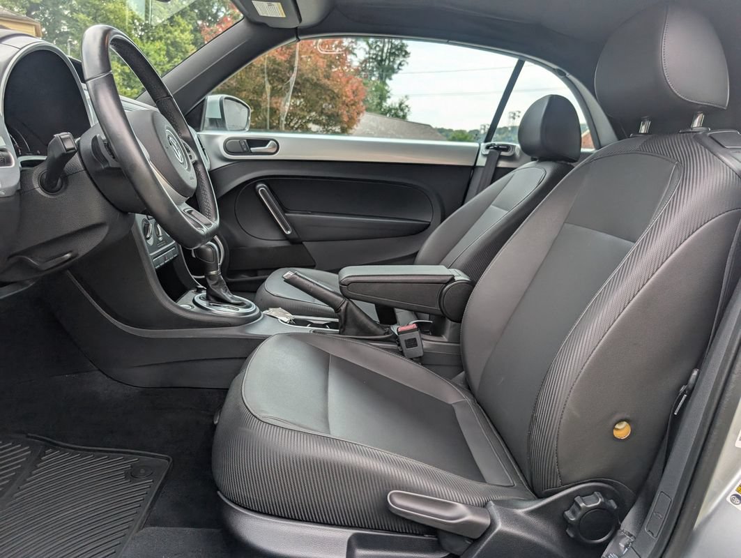 Used 2014 Volkswagen Beetle TDI FWD image 32