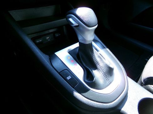 Used 2023 Kia Forte LXS image 18