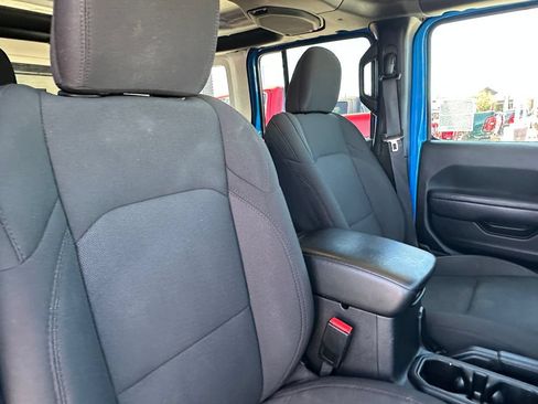 Used 2023 Jeep Wrangler Unlimited AWD/4WD image 16