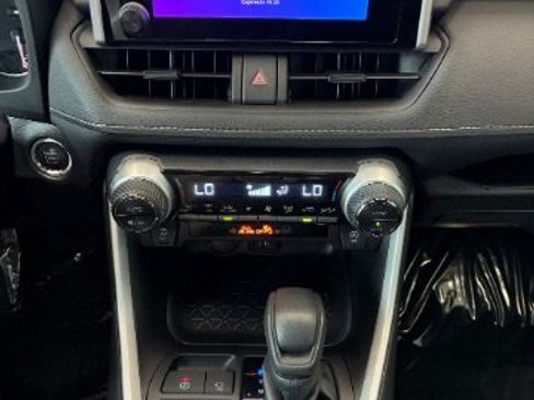 Used 2025 Toyota RAV4 XLE w/ Convenience Package FWD image 26