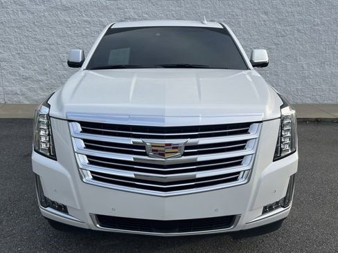 Used 2019 Cadillac Escalade Platinum image 2