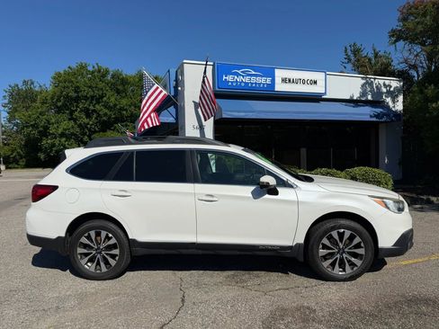 Used 2017 Subaru Outback 2.5i Limited AWD/4WD image 19