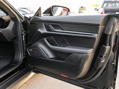 Used 2021 Porsche Taycan image 41