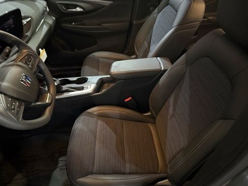 Used 2025 Buick Envista Preferred w/ Convenience II Package image 23