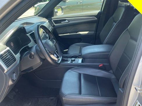 Certified 2022 Volkswagen Atlas Cross Sport SE AWD/4WD image 15