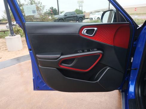 Used 2023 Kia Soul GT-Line image 16