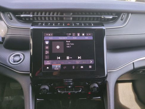 Used 2023 Jeep Grand Cherokee L Laredo image 22