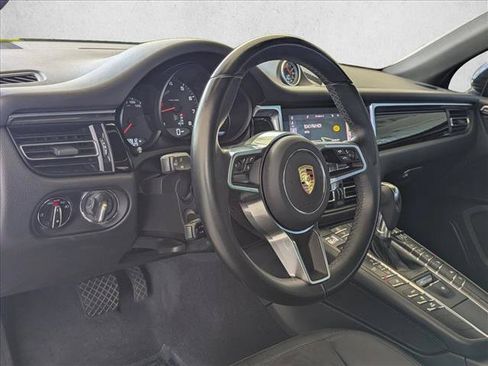 Used 2021 Porsche Macan AWD/4WD image 10
