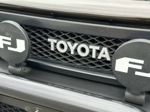 Used 2010 Toyota FJ Cruiser 4WD image 12