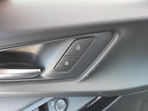 New 2026 Chevrolet Equinox LT w/ Convenience Package II image 40