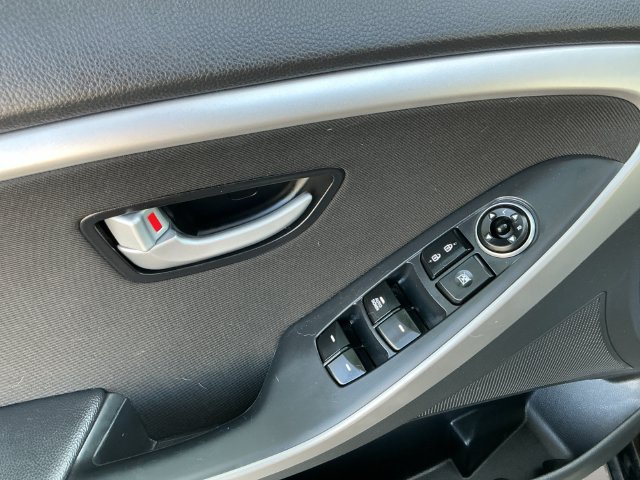 Used 2016 Hyundai Elantra GT FWD image 6