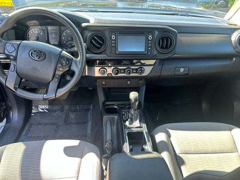 Used 2018 Toyota Tacoma SR w/ SR Convenience Package AWD/4WD image 12
