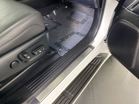 Certified 2023 Lexus GX 460 Premium w/ Premium Package image 32