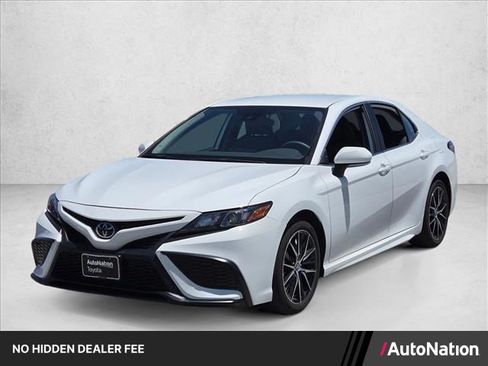 Used 2024 Toyota Camry SE FWD image 1