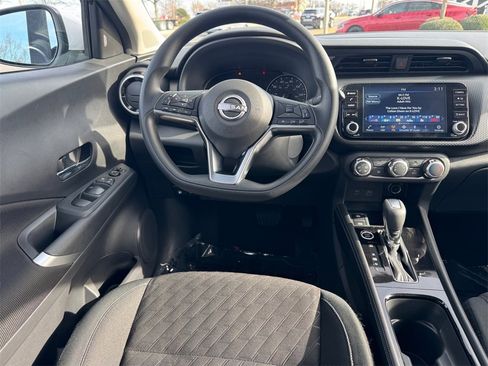 Used 2024 Nissan Kicks SV image 12