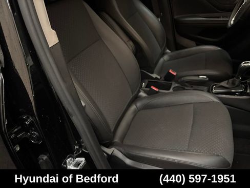 Used 2022 Buick Encore Preferred AWD/4WD image 23