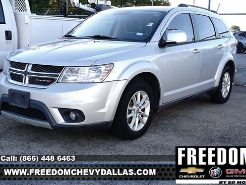 Used 2014 Dodge Journey SXT w/ Flexible Seating Group image 3