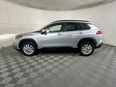 Used 2022 Toyota Corolla Cross LE FWD image 6