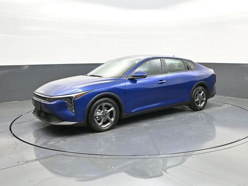 Used 2025 Kia K4 LXS image 31