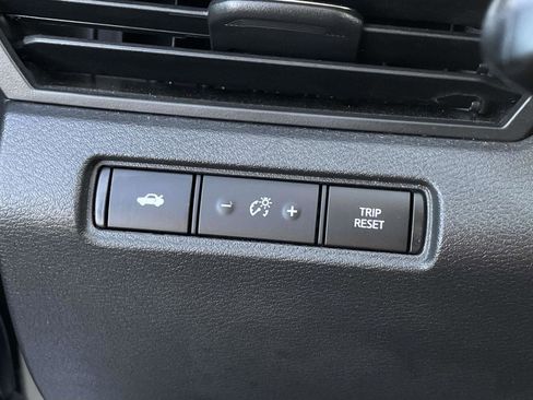 Used 2025 Nissan Altima 2.5 SV FWD image 18