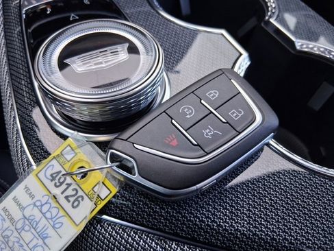 New 2026 Cadillac Optiq Luxury 1 image 29