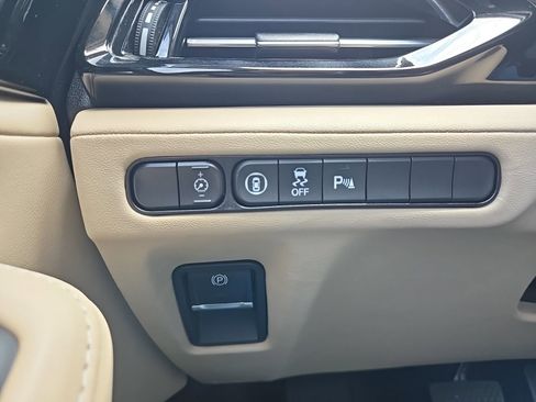 Used 2023 Acura MDX SH-AWD w/ Technology Package image 42