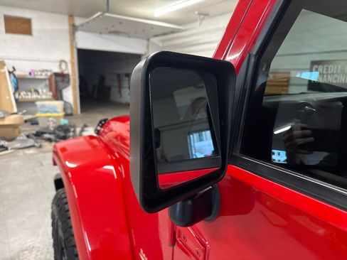 Used 2013 Jeep Wrangler Unlimited Sahara w/ Connectivity Group image 88