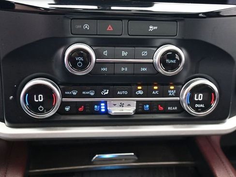 Used 2024 Ford Expedition Limited image 22