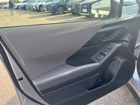 Certified 2025 Subaru Crosstrek 2.0i Premium image 17
