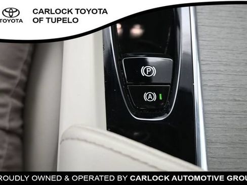 Used 2023 Volvo XC60 B5 Plus w/ Climate Package AWD/4WD image 15