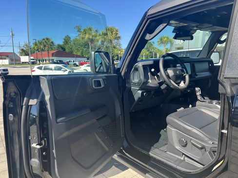 New 2026 Ford Bronco Badlands w/ Sasquatch Package AWD/4WD image 11