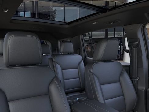 New 2026 Chevrolet Traverse LT w/ Sun and Wheel Package FWD image 24