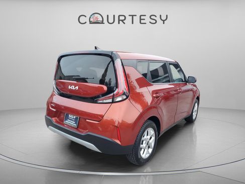 Certified 2023 Kia Soul LX w/ LX Technology Package image 3