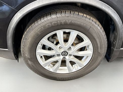 Used 2018 Nissan Rogue SV image 38